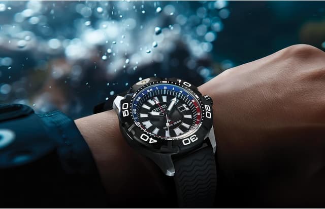 Detalle 2 de Citizen Men’s Eco-Drive Promaster Sea Eco Dive BJ7128-08E Watch with Dual Time & Date