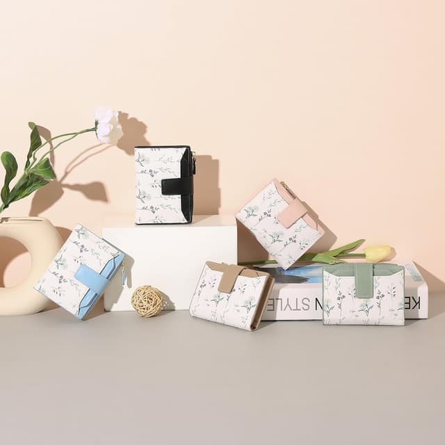 Detalle 2 de GAEKEAO RFID-Blocking Floral Bifold Wallet for Women with Zip Pocket & ID Window (Vegan Leather)