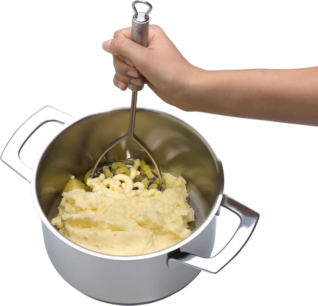 Detalle 2 de WMF Profi Plus Prensapatatas Acero Inoxidable 28.5cm 🍴