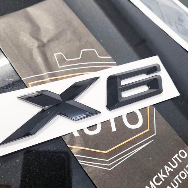 Detalle 2 de Black Glossy X6 rear boot logo badge emblem for E71, F16 & G06 replacement