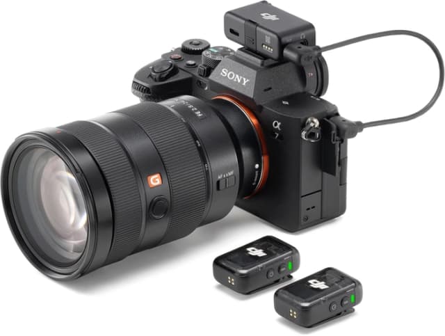 Detalle 2 de DJI Mic 2 Set mit Ladecase – 2 Sender, Empfänger & kabelloses Laden