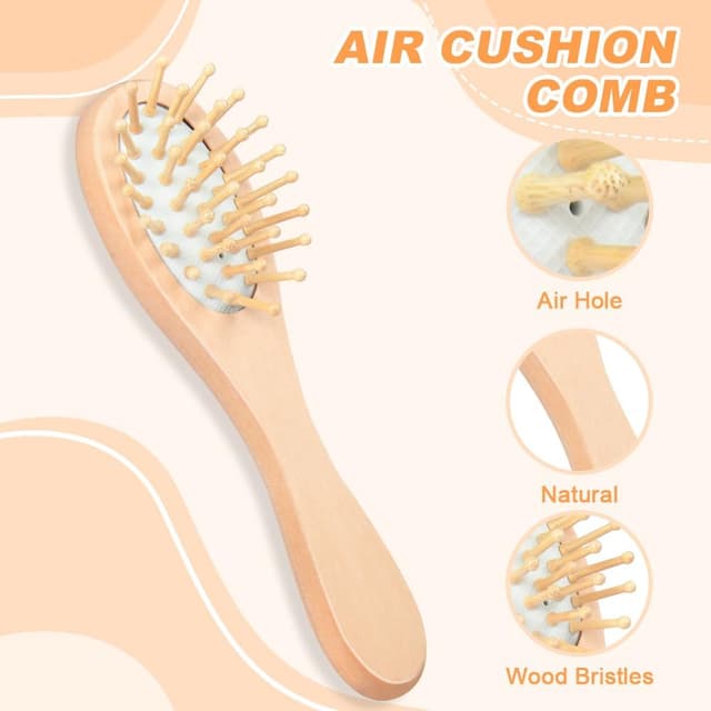 Detalle de Aolso Baby Hair Brush set (3 pcs) with wooden handles for gentle scalp care