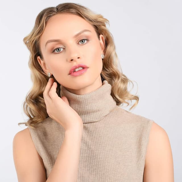 Detalle de ZAVANA Grandes boucles d’oreilles zircon en forme de fleur (clous) dorées ou argentées, sans nickel ni plomb