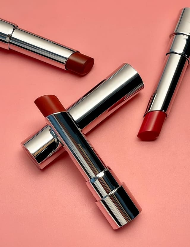 Thumbnail 3 de Flormar Sheer Up Lipstick Hidratante y Permanente 💄
Color Natural, Brillo Ligero, Textura Cremosa