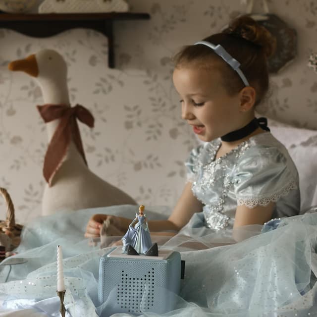 Detalle 2 de tonies Cinderella audio character toniebox