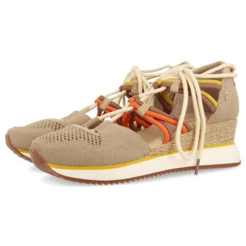 Detalle de IONA Sneakers beige tipo espadrille con cuña
