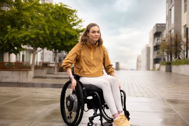 Detalle 2 de Garmin Vivoactive 5 Lila 42 mm