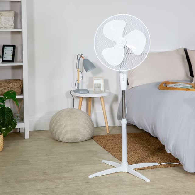 Detalle 1 de Russell Hobbs RHPPF1621 16 Inch lightweight pedestal fan with 3 speeds and adjustable height