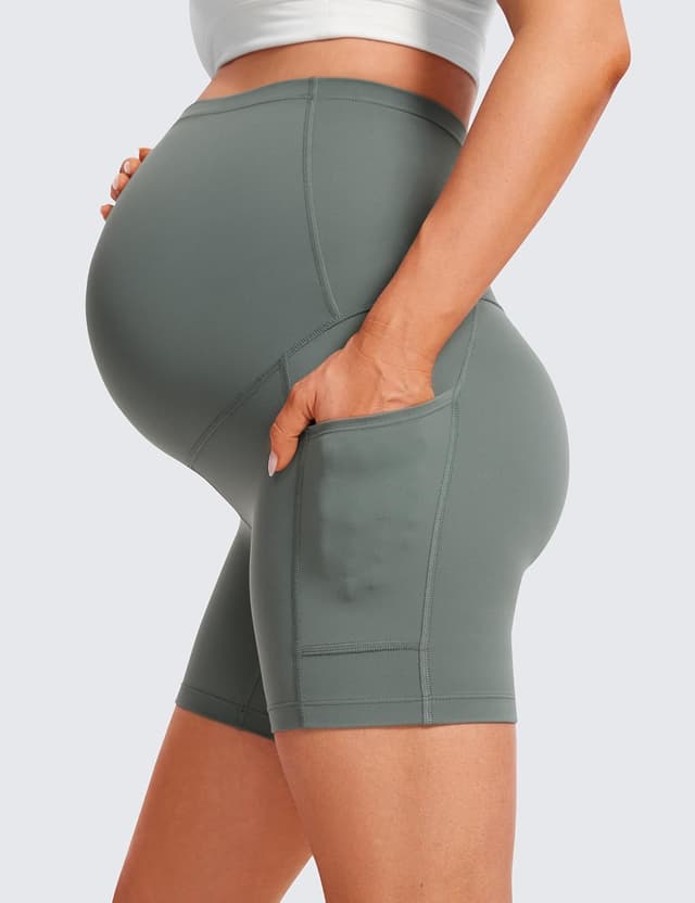 Detalle de CRZ YOGA Butterluxe pantaloncini premaman con tasche per yoga e relax (vita super alta)