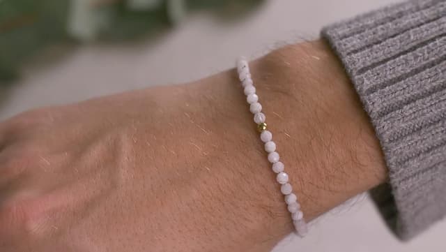 Detalle 2 de BERGERLIN Echtes Naturstein Perlenarmband mit Regenbogen-Mondstein (Labradorit) & 925 Sterling Silberperle