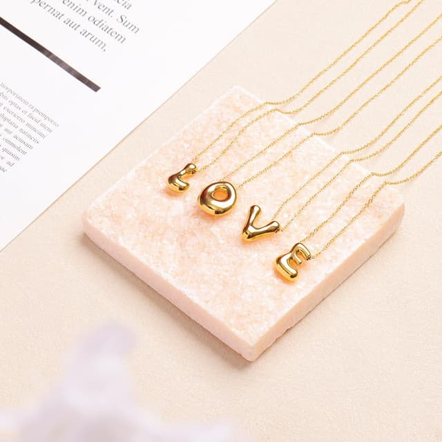 Detalle de Viwind Buchstaben-Anhänger Halskette für Damen (Bubble Letter A–Z), 48 cm, einstellbar – Geschenkbox