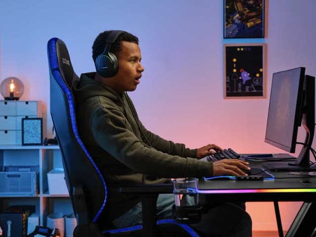 Thumbnail 9 de Trust GXT709 Luminus RGB Gaming-Schreibtisch (120 x 60 cm) in Schwarz