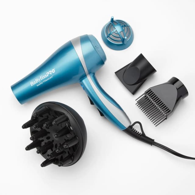 Detalle de BaBylissPRO Nano Titanium 2000-Watt Blow Dryer with Concentrator Nozzle (Ionic, Corded)