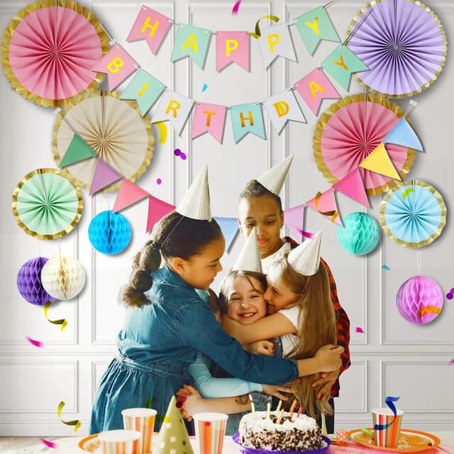 Detalle 2 de Igone Pastel Birthday Party Decorations set: macaron banner, bunting, paper fans, pom poms & honeycomb balls