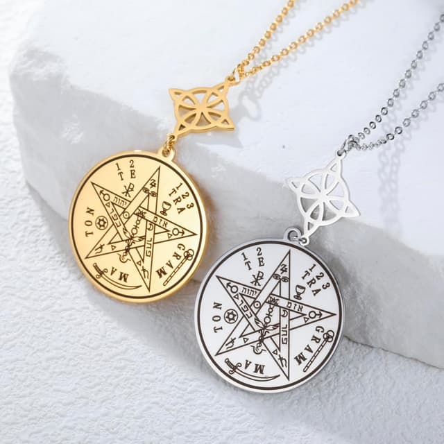 Detalle de Dreamtimes Collana con nodo delle streghe e pentagramma Tetragrammaton in acciaio inossidabile