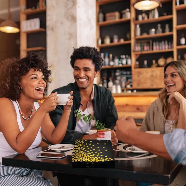 Detalle 2 de CEILIWEN Black & Gold Serviettes 100 Pack