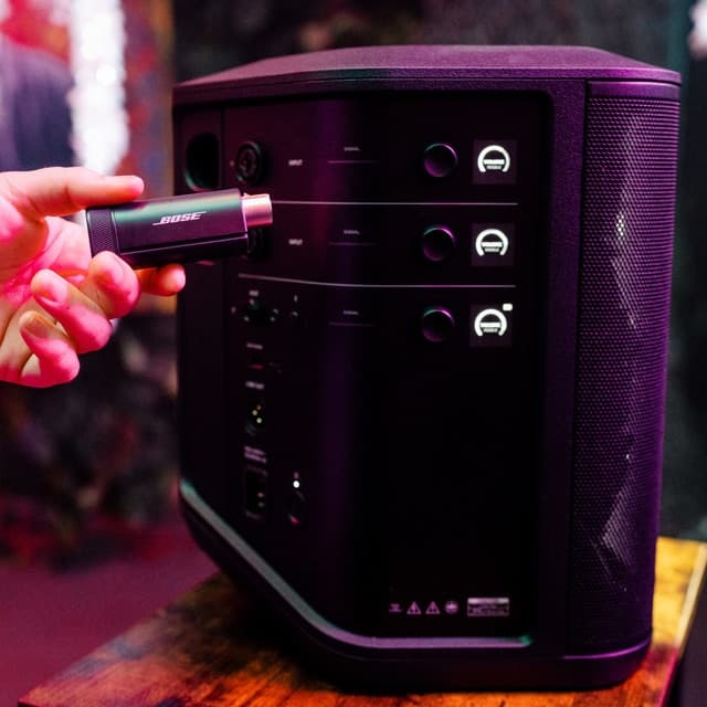 Detalle 2 de Bose XLR inalámbrico para S1 Pro+ 2,4 GHz