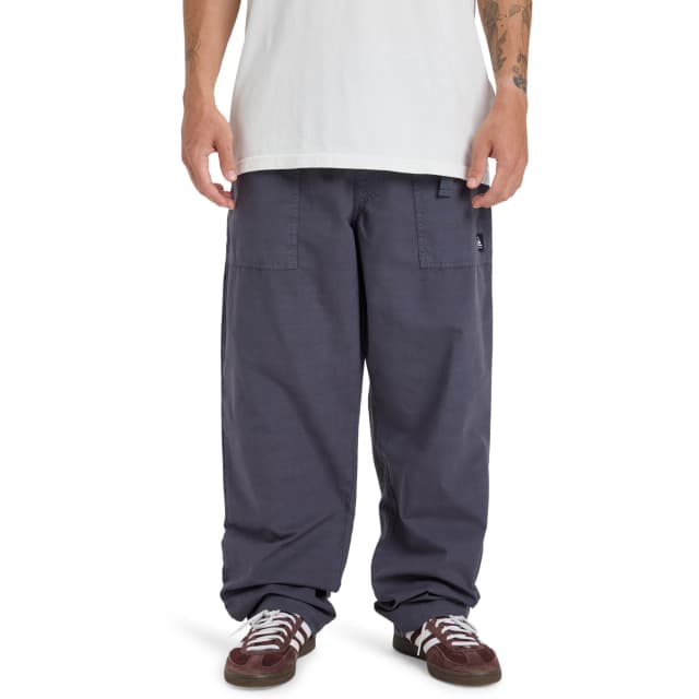 Detalle de Quiksilver Double Crown: pantalón cargo de hombre con cintura elástica y cierre ajustable