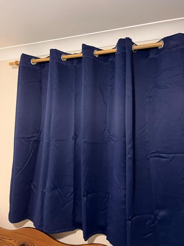 Detalle 2 de Thermal Insulated Blackout Ring Top Eyelet Curtains Navy (2 panels) 46 x 90 inches