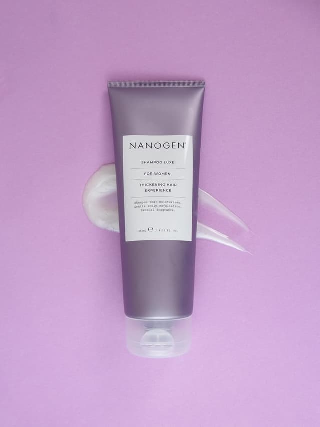 Detalle 2 de Nanogen 7-In-1 Shampoo per donne, 240 ml