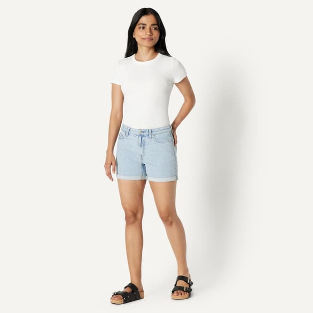 Detalle de Amazon Essentials Women’s Slim-Fit Mid-Rise 4” (10.2cm) Jean Shorts