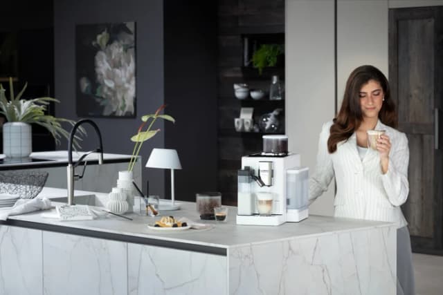 Thumbnail 10 de Delonghi Rivelia EXAM440.55.W Kaffeesystem