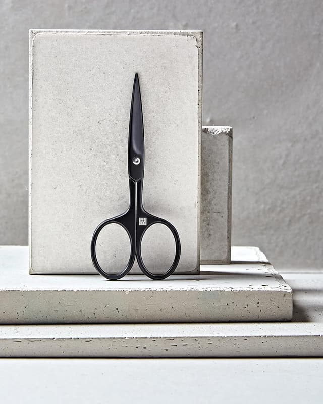 Detalle de Forbici per barba ZWILLING nero opaco da 115 mm, manico più largo e taglio preciso