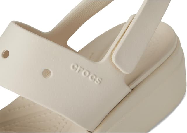 Detalle 2 de Crocs Brooklyn 4U Sandali donna: leggeri, flessibili e con cinturino regolabile