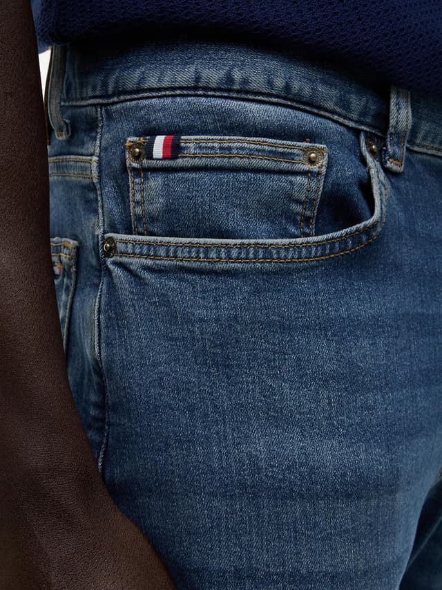 Detalle de Tommy Hilfiger Men’s Bleecker Flex Mohave Indigo Slim Fit Jeans