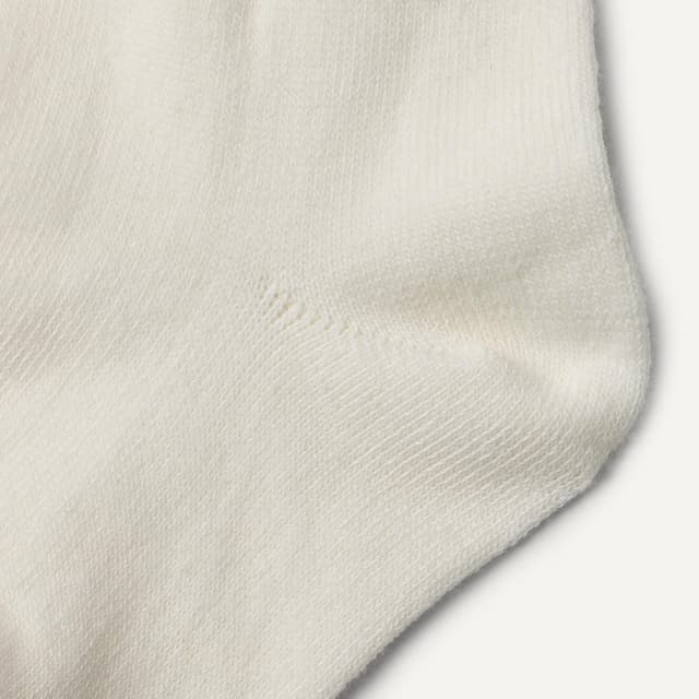 Thumbnail 2 de Amazon Essentials Girl's Ankle Socks with Eyelet Lace Ruffle