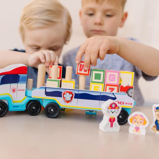 Detalle de Melissa & Doug PAW Patrol ABC – riesiger Holz-Lkw mit Anhänger, Buchstaben- & Zahlenklötze