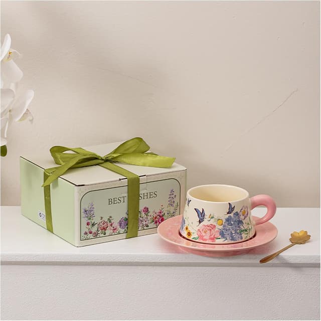 Detalle de ENSFTF Lily of the Valley coffee cup and saucer set (300ml) with stirrer – pink oil painting butterfly gift set