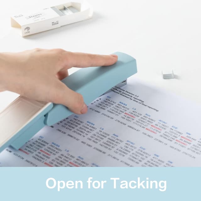 Detalle de Deli Desktop-Heftgerät für bis zu 25 Blatt, blau – inkl. 1.000 Heftklammern