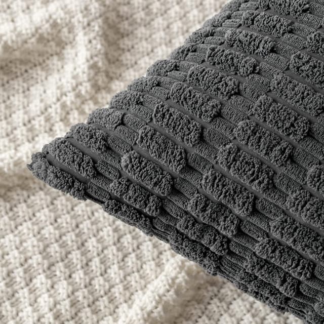 Detalle de MIULEE Pack of 2 Corduroy Cushion Covers 45x45 cm in Dark Grey