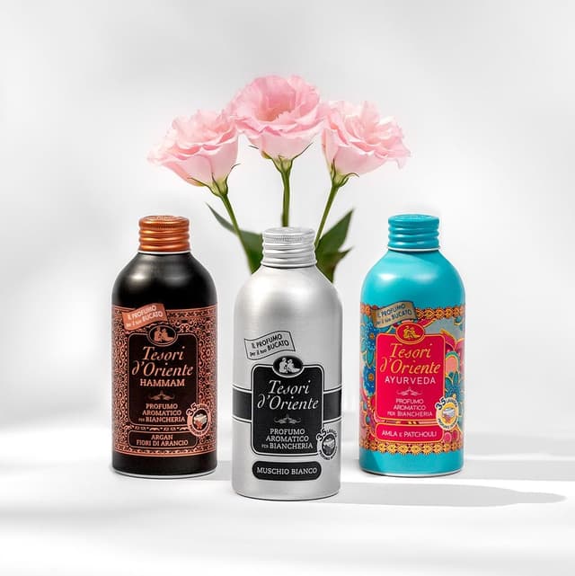 Detalle de Tesori d'Oriente Ayurveda Profumatore Bucato per Lavatrice con note della Rosa Nera, 250 ml