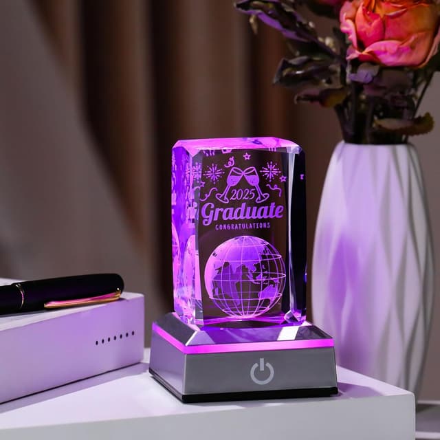 Detalle de Movdyka 3D Crystal Graduation Plaque 2025