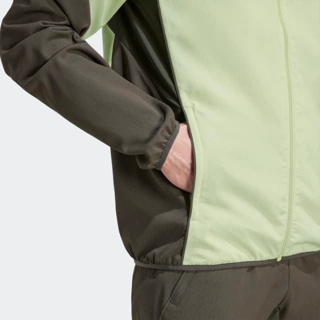 Detalle de adidas chaqueta de presentación Real Madrid CF 2025-2026 Tiro 25 Competition