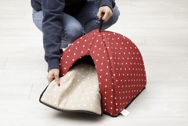 Detalle 1 de Baroni Home Lettino Cuccia a Piramide 40x40