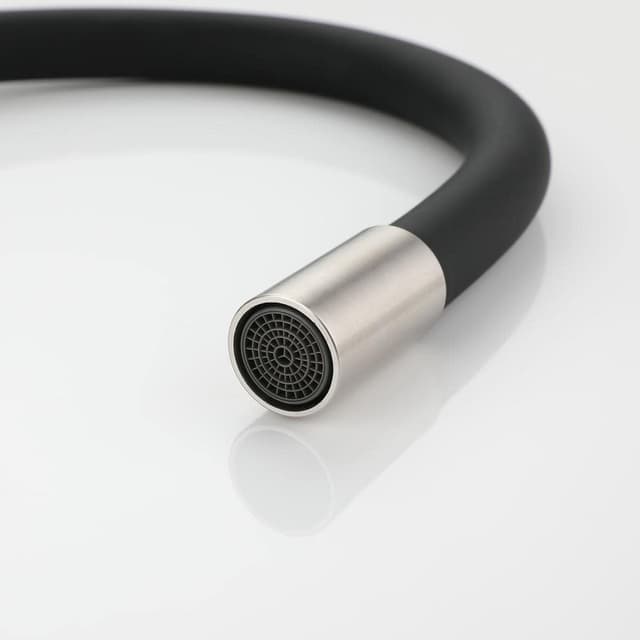 Detalle 2 de HomeLava Rubinetto a muro acqua fredda nero con tubo flessibile in silicone (girevole 360°)