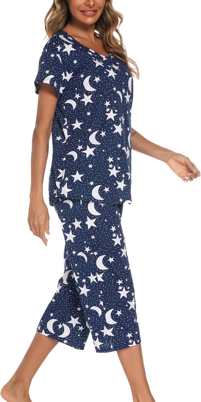 Detalle de ENJOYNIGHT Women’s Cotton Pajama Set (Short-Sleeve V-Neck Top + Capri Pants)
