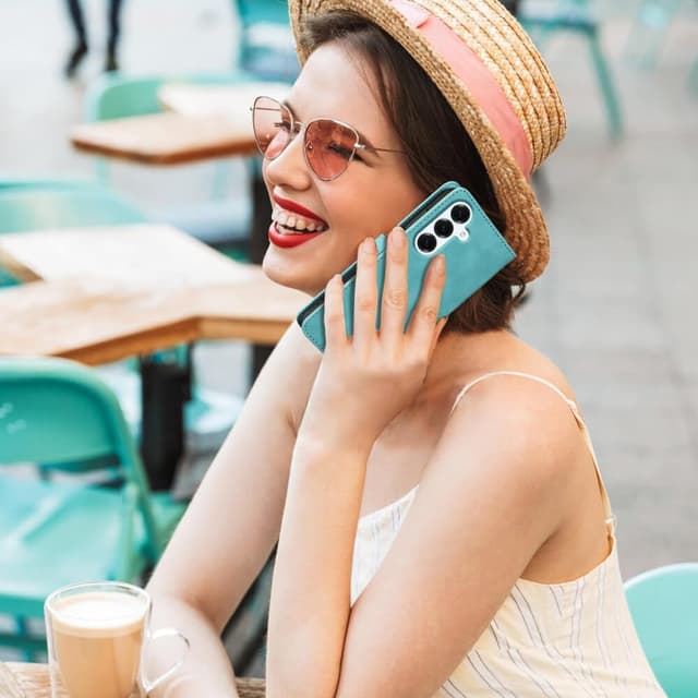 Detalle de GOTOURED Handyhülle für Samsung Galaxy S25 5G – Klapphülle mit RFID-Blockierung, Kartenfächern, Handgelenksgurt & Ständer (Grün)