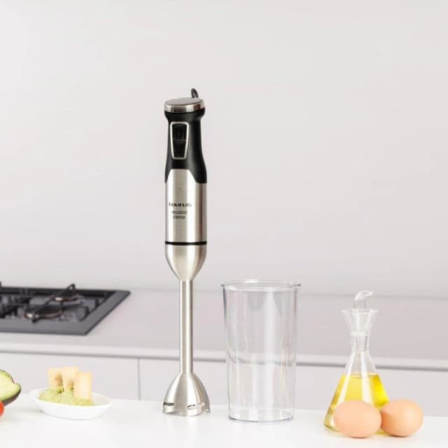 Detalle de Batidora de mano Taurus HBA2300X 2300 W con 4 cuchillas inox y velocidad regulable
