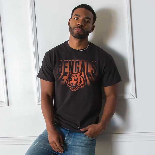 Detalle de Junk Food Clothing x NFL Team Spotlight Cincinnati Bengals Short Sleeve Fan Shirt (Officially Licensed)