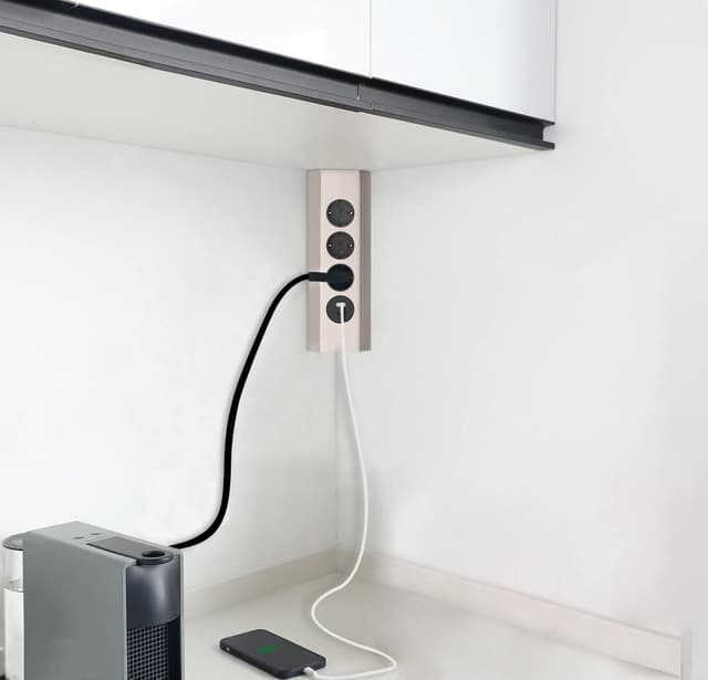 Detalle 2 de Electraline 62514 Regleta Angular cocina 3 Schuko 2 USB