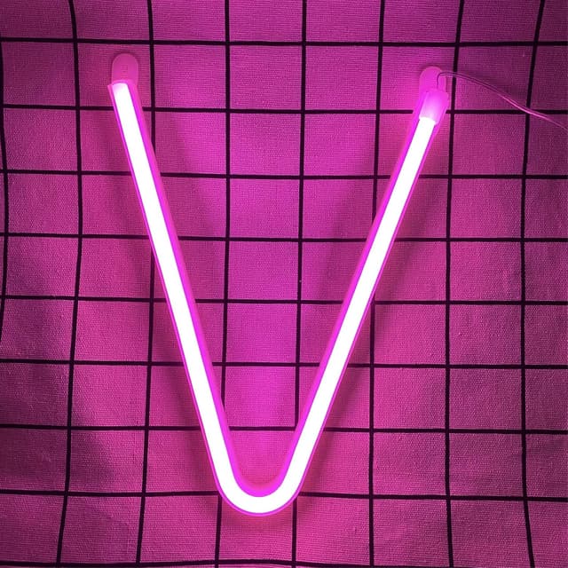 Detalle de DWOOKE LED Light Up Letter V for parties