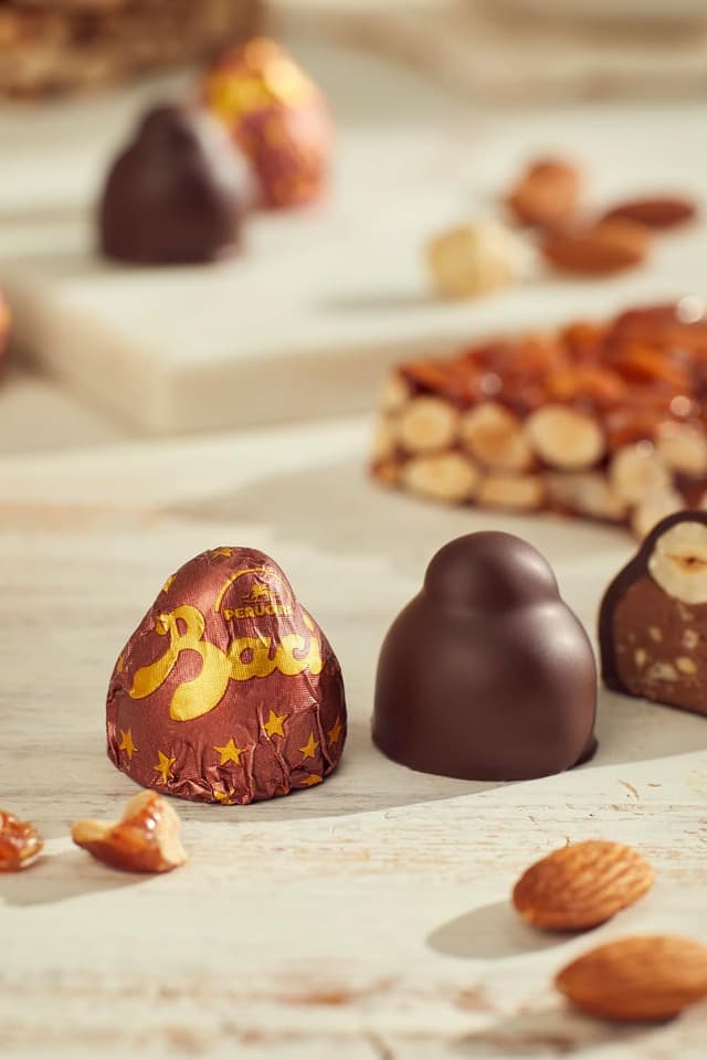 Thumbnail 6 de Uovo di Pasqua 2026 Baci Perugina al caramellato alle mandorle con sorpresa e 4 cioccolatini (265 g)