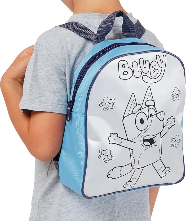 Detalle de Bluey Colour and Carry Backpack (includes 4 colouring pens) for ages 3+