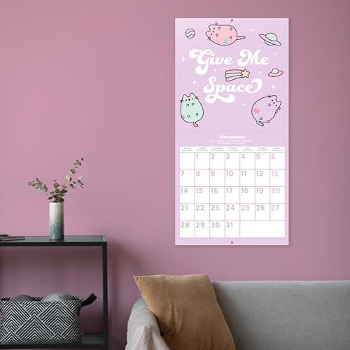 Detalle 2 de Grupo Erik Calendario Pusheen 2026 30×30 cm 📅