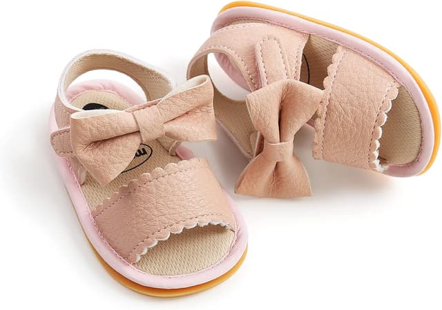 Detalle de RVROVIC baby sandals with soft, anti-slip rubber sole and hook-and-loop fastenings