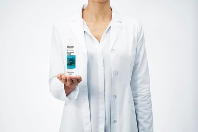 Detalle de Vichy Dercos Shampoo Ultra Lenitivo per cute sensibile e capelli secchi, 200 ml